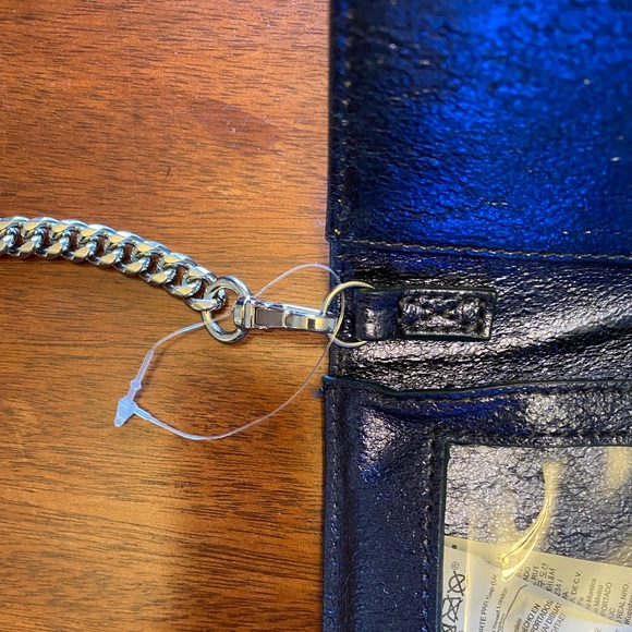 NWT Banana Republic crossbody phone wallet —$35 - Picture 11 of 11